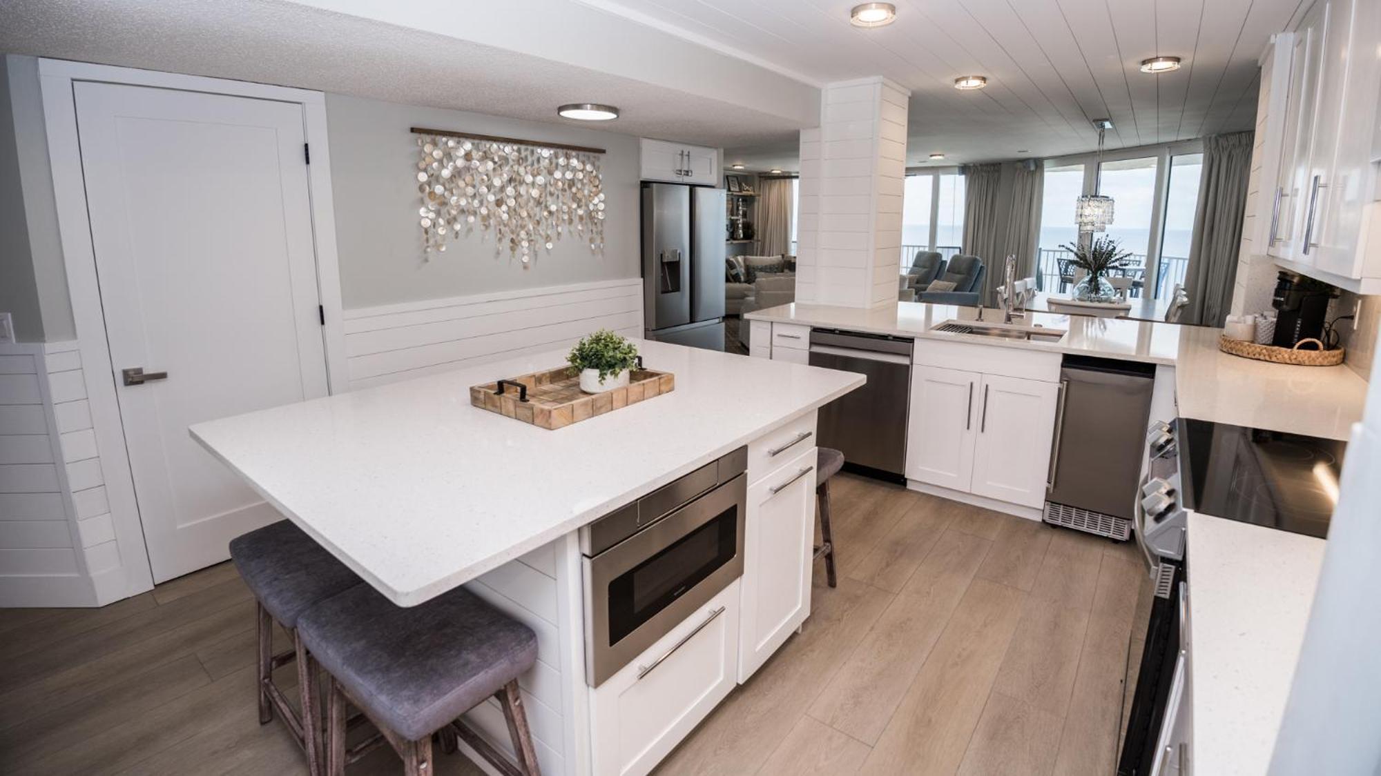 New Rental - 3Br 3Ba Corner Beachfront - 2024 Remodel - 3 Pools, Tiki Hut, Gym, Tennis Panama City Beach Bagian luar foto