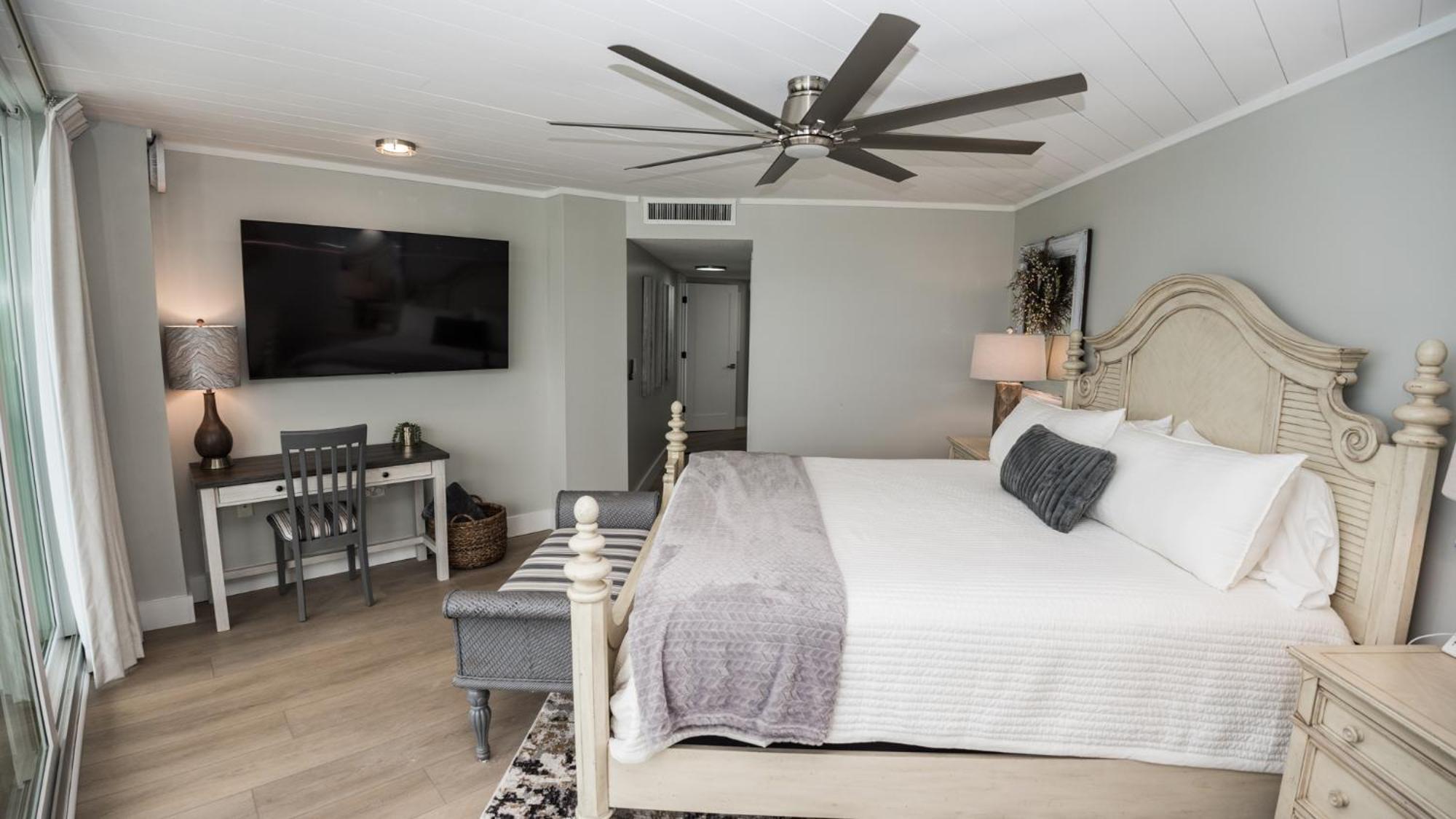 New Rental - 3Br 3Ba Corner Beachfront - 2024 Remodel - 3 Pools, Tiki Hut, Gym, Tennis Panama City Beach Bagian luar foto