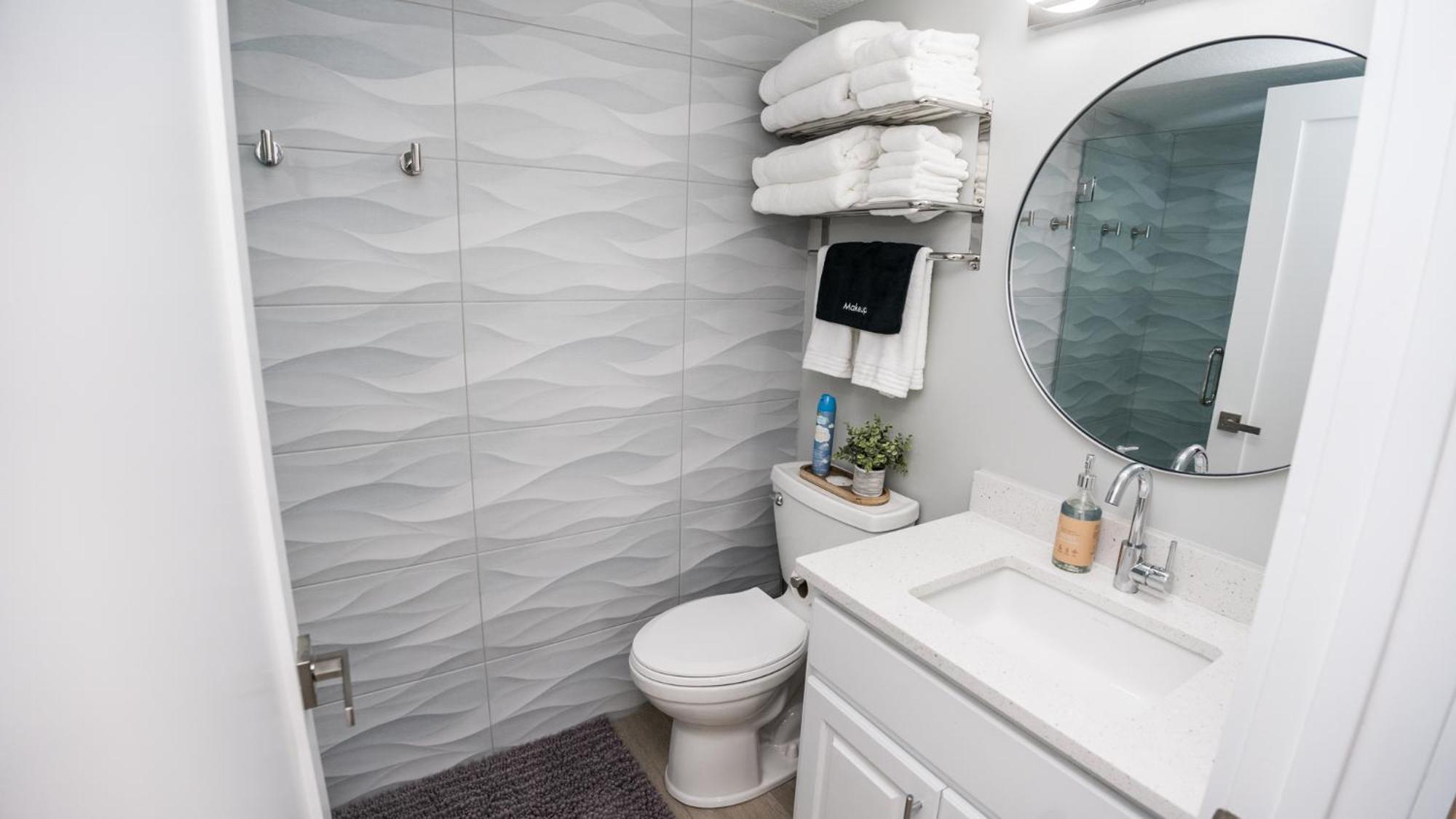 New Rental - 3Br 3Ba Corner Beachfront - 2024 Remodel - 3 Pools, Tiki Hut, Gym, Tennis Panama City Beach Bagian luar foto